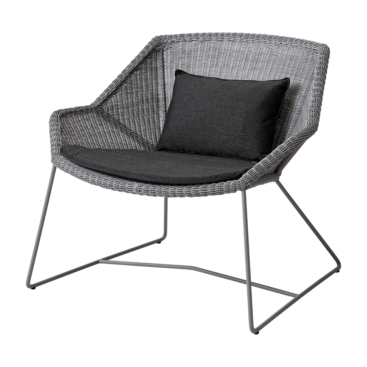 Fauteuil gris avec coussins noirs Breeze lounge - Cane-Line - The Cool Republic