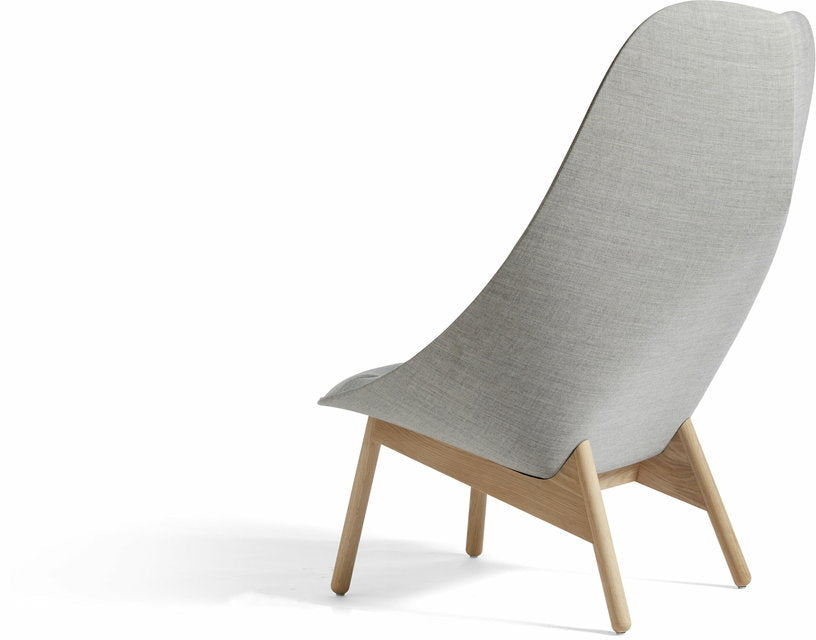Fauteuil gris clair matelassé et chêne massif naturel Uchiwa - HAY - The Cool Republic