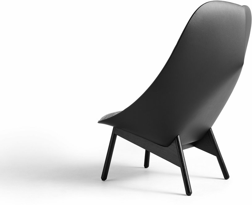 Fauteuil gris clair matelassé et chêne massif teinté noir Uchiwa - HAY - The Cool Republic
