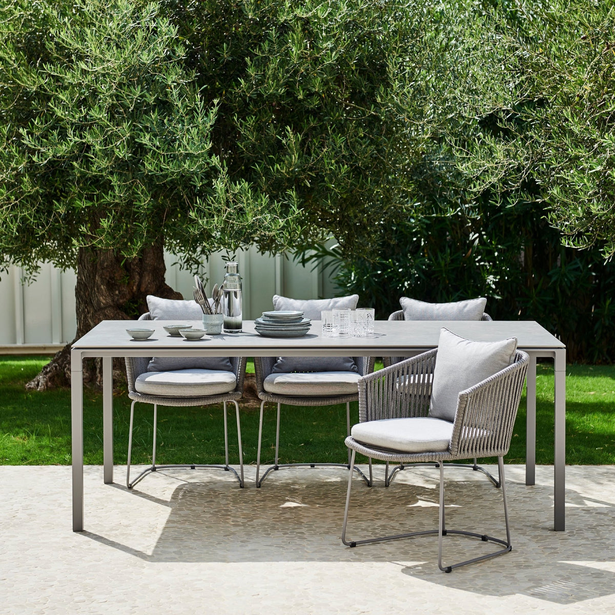 Fauteuil gris Moments - Cane-Line - The Cool Republic