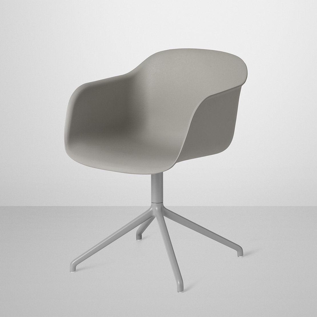 Fauteuil gris piétement pivot Fiber - Muuto - The Cool Republic