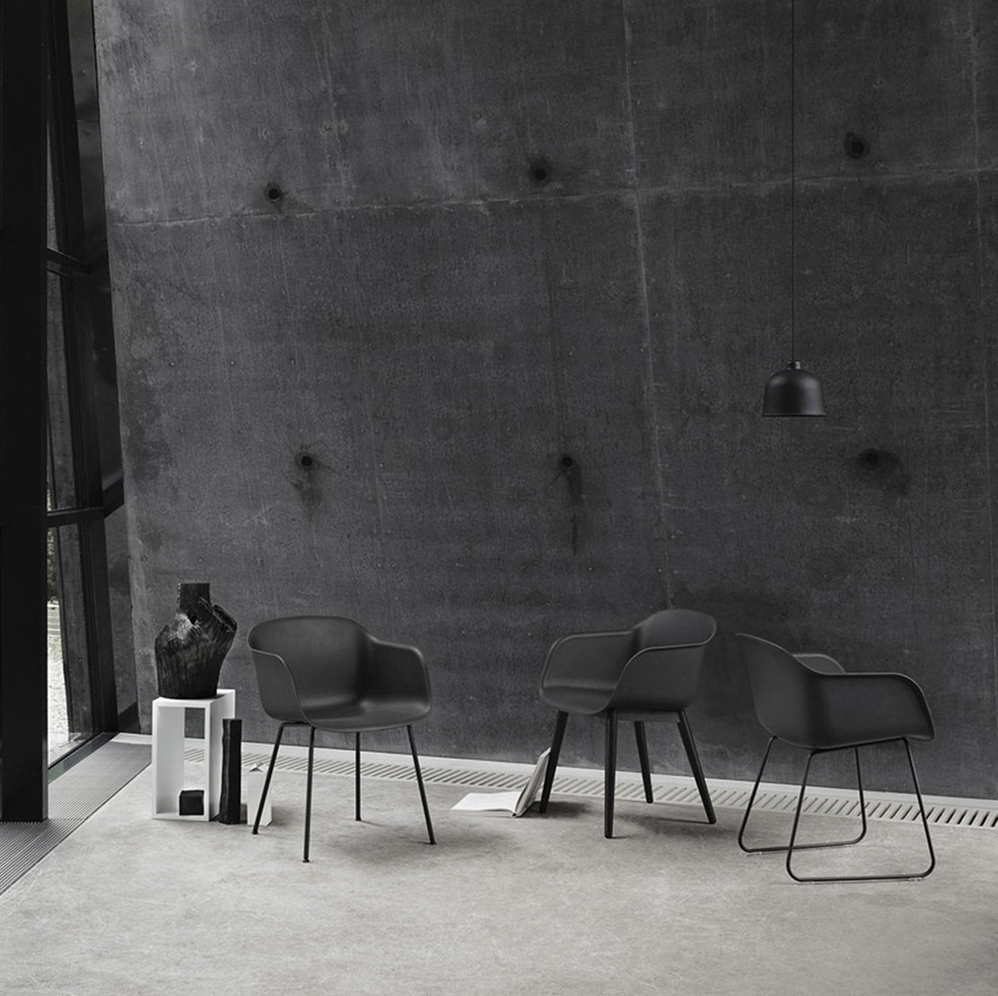 Fauteuil gris piétement tubes Fiber - Muuto - The Cool Republic