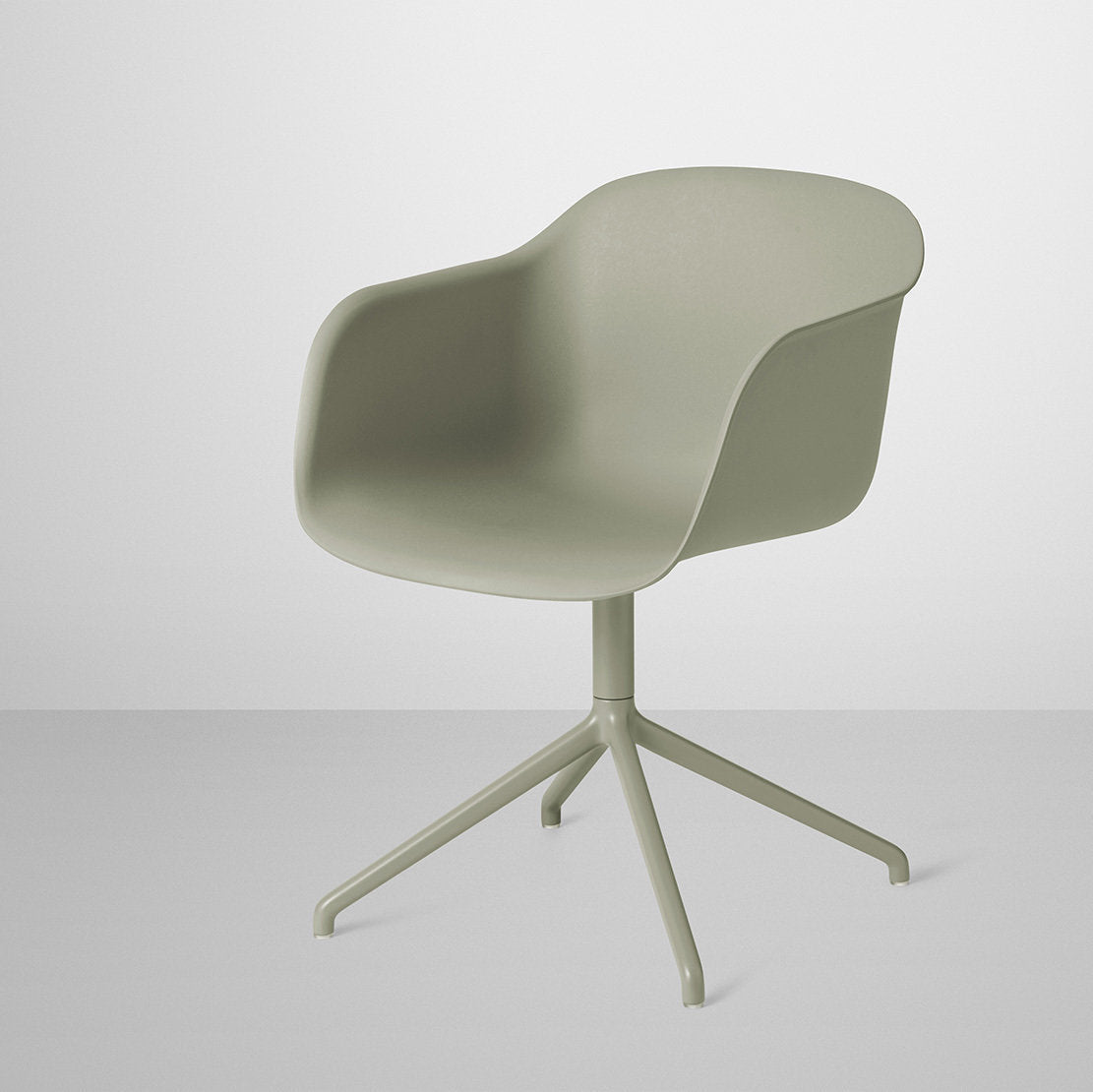 Fauteuil gris vert piétement pivot Fiber - Muuto - The Cool Republic