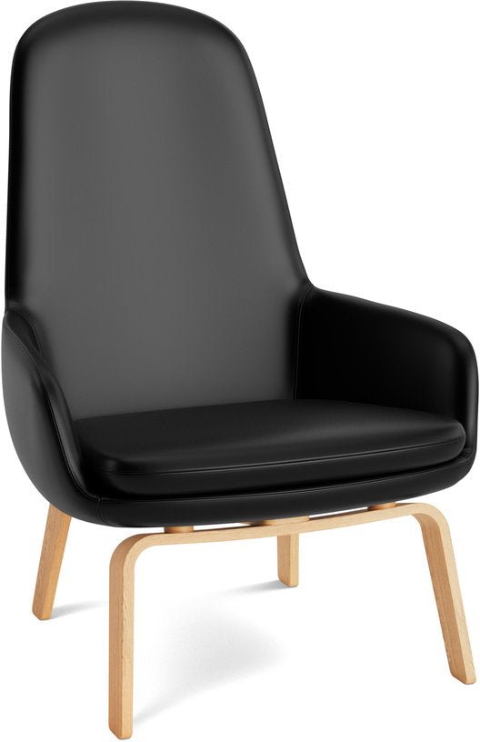 Fauteuil haut avec pieds en chêne et assise en cuir noir Era - Normann Copenhagen - The Cool Republic