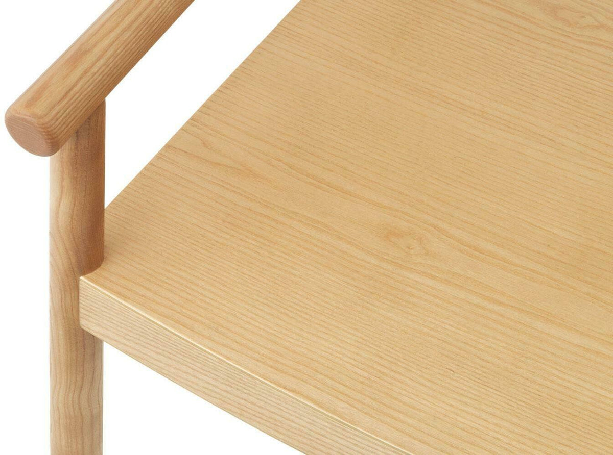 Fauteuil lounge en frêne laqué et peint Timb Tan - Normann Copenhagen - The Cool Republic