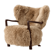 Fauteuil lounge en noyer et mouton Wulff ATD2 - &tradition - The Cool Republic
