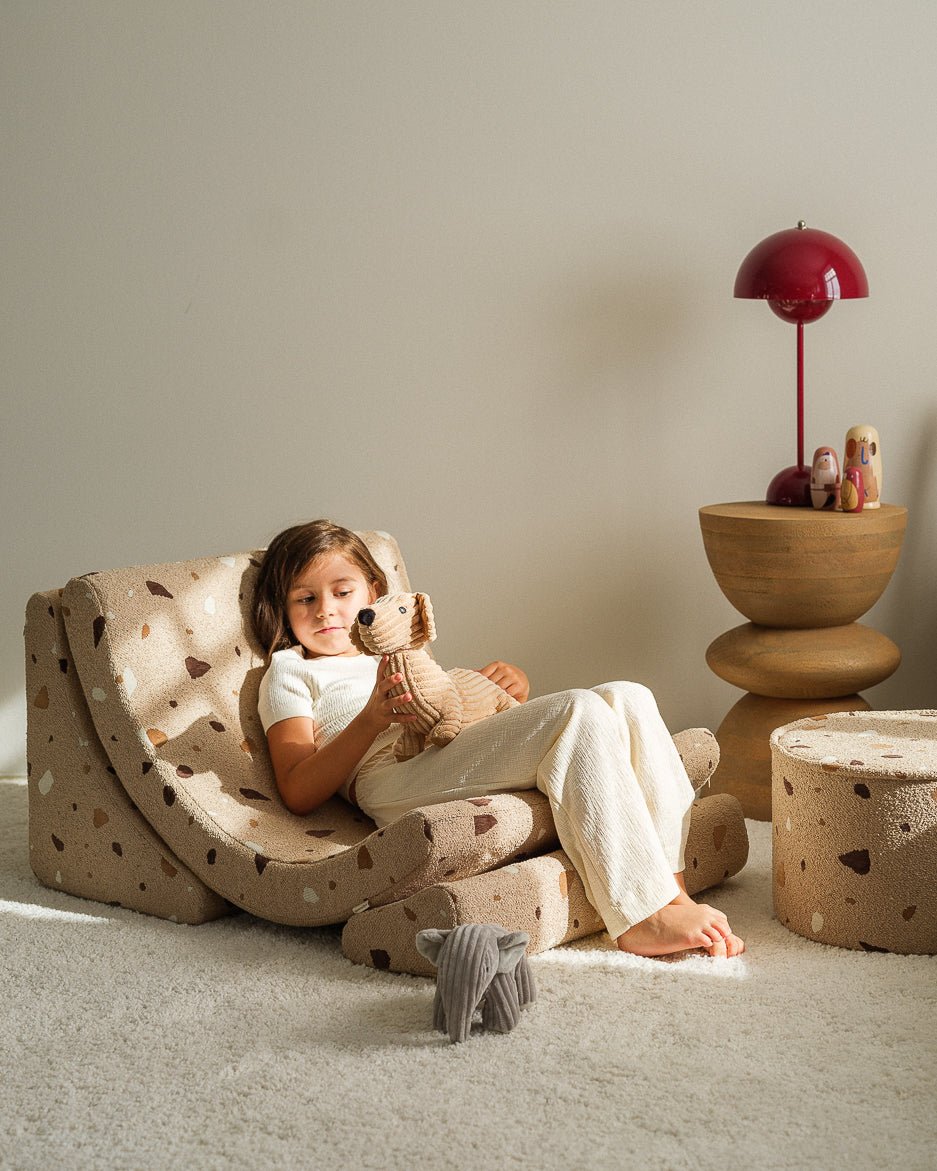 Fauteuil lune pour enfant en tissu beige Terrazzo - Wigiwama - The Cool Republic
