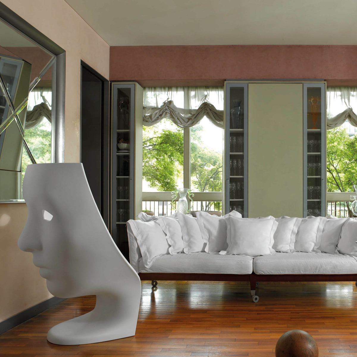 Fauteuil masque blanc 135 cm Nemo - Driade - The Cool Republic