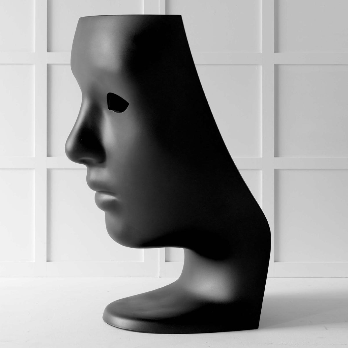 Fauteuil masque noir 135 cm Nemo - Driade - The Cool Republic