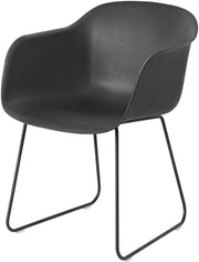 Fauteuil noir piétement traîneau Fiber - Muuto - The Cool Republic
