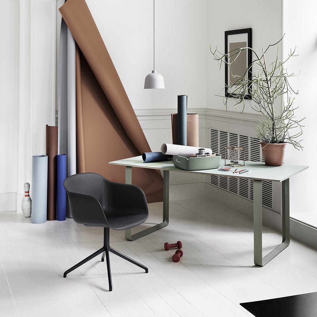Fauteuil ocre piétement pivot Fiber - Muuto - The Cool Republic