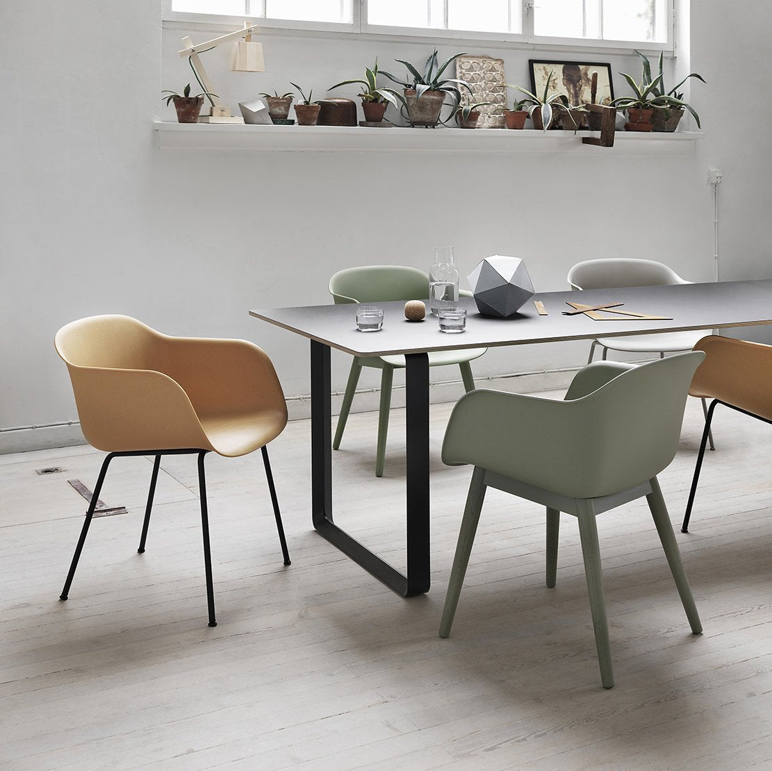 Fauteuil ocre piétement tubes Fiber - Muuto - The Cool Republic