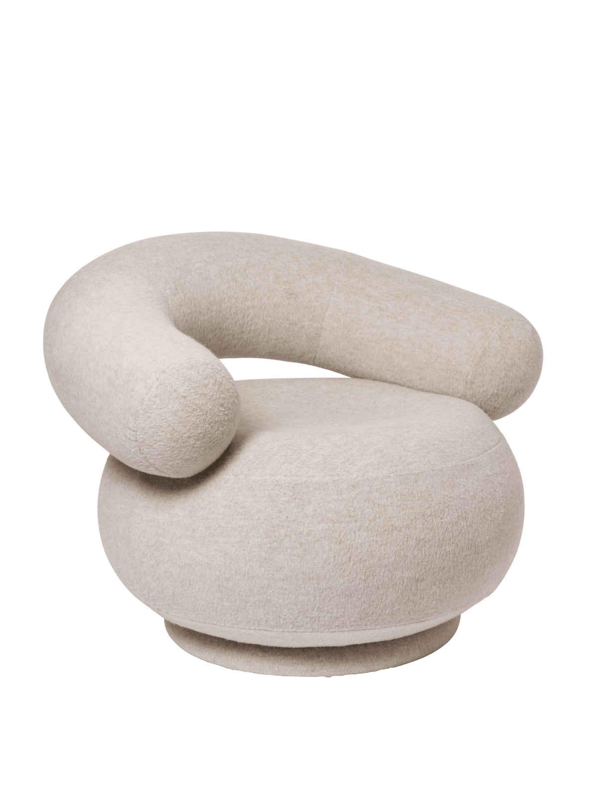 Fauteuil pivotant en alpaga doux beige naturel Orbo - Ferm Living - The Cool Republic