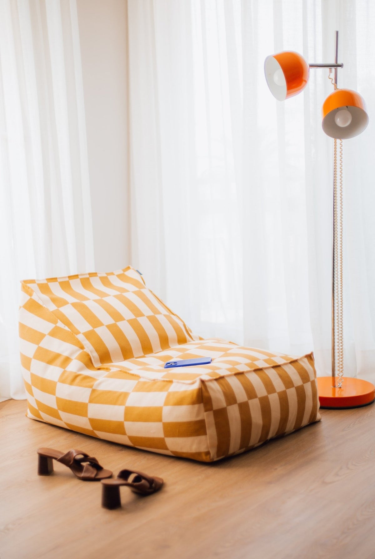 Fauteuil pouf en coton bio à carreaux jaune moutarde 70 x 105 x 57 cm Vibes - Nobodinoz - The Cool Republic