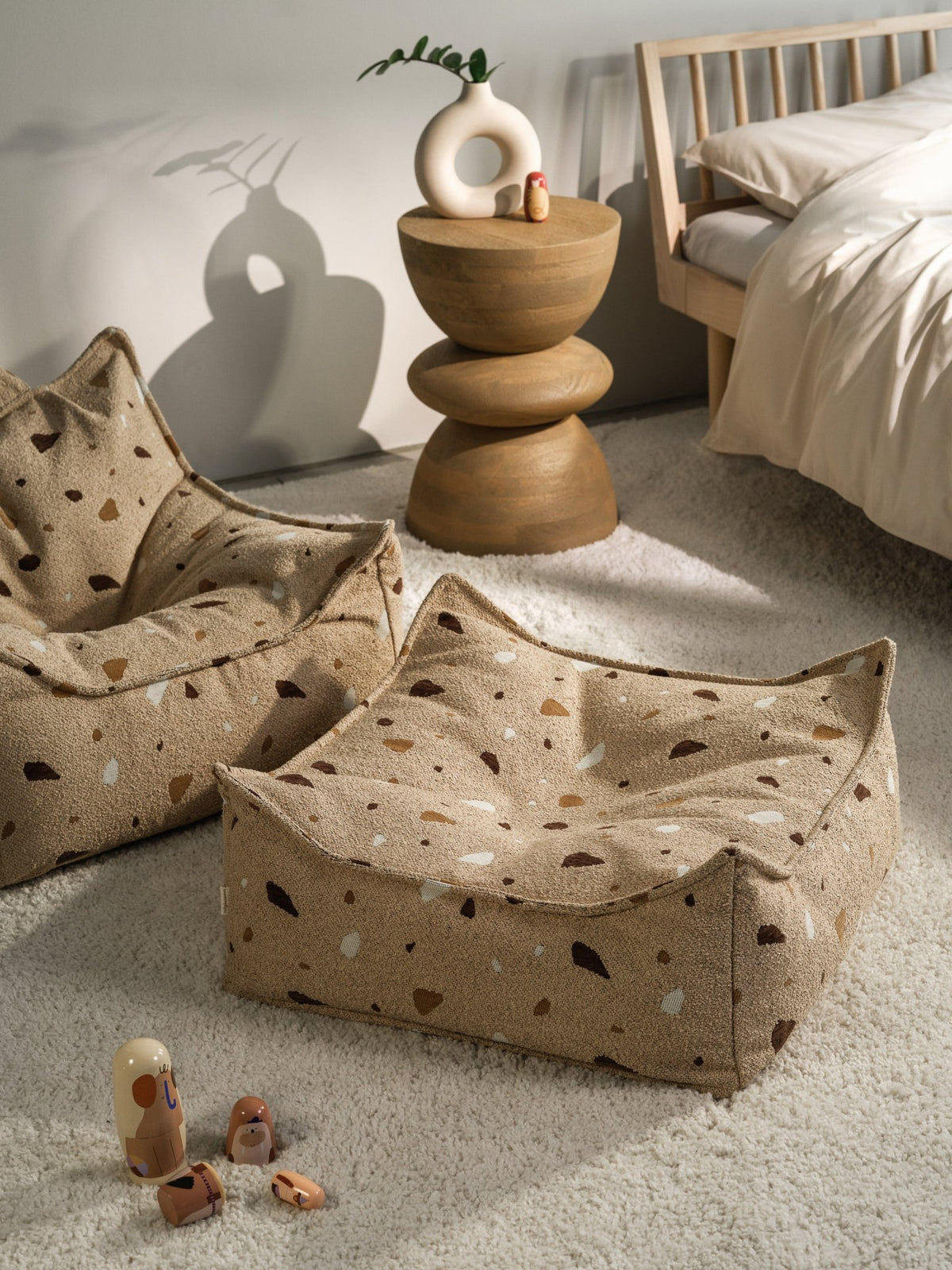 Fauteuil pouf poire pour enfant en tissu beige Terrazzo - Wigiwama - The Cool Republic
