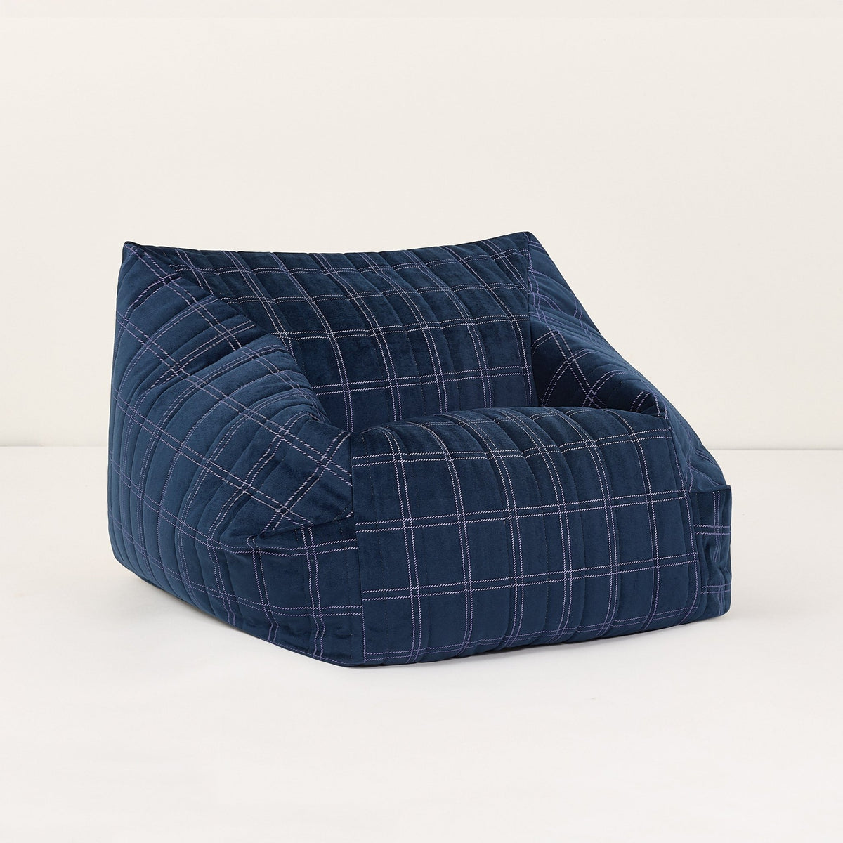 Fauteuil pouf pour enfant en velours recyclé à carreaux bleu marine et violet 72 x 72 x 42 cm Chelsea - Nobodinoz - The Cool Republic