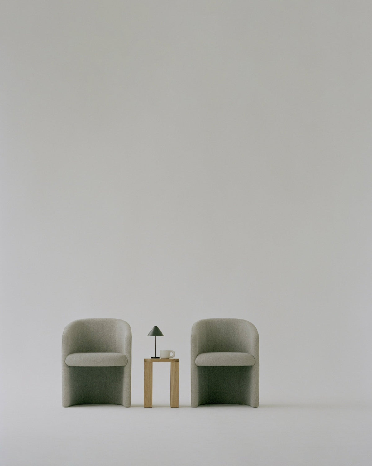 Fauteuil rembourré en barnum hump Covent club - New works - The Cool Republic