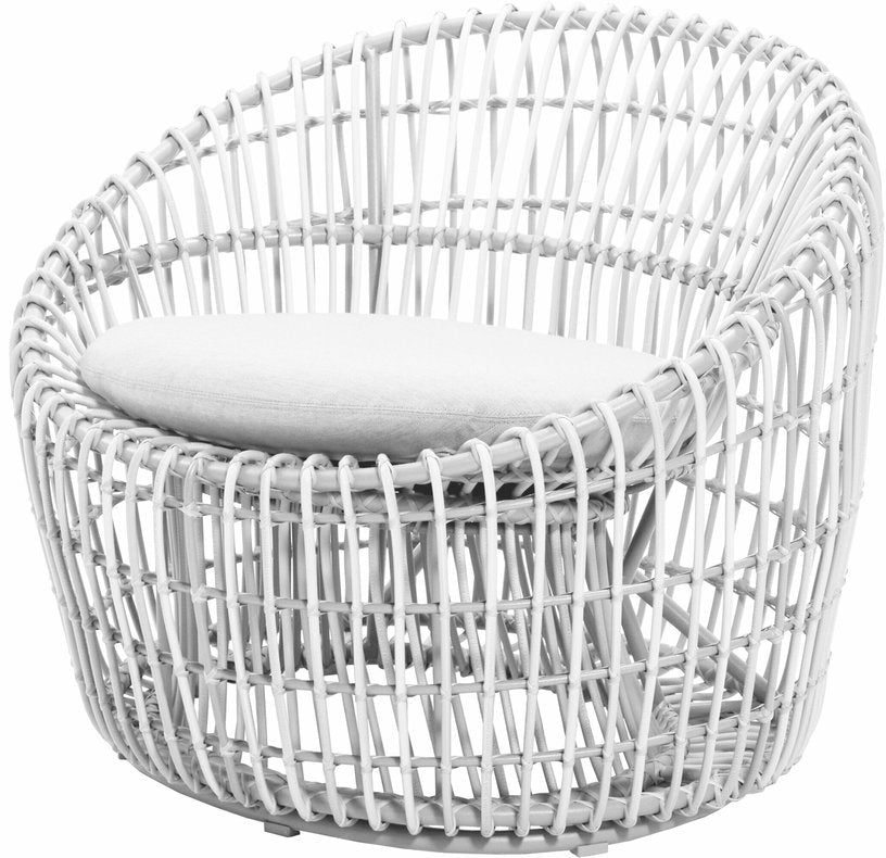 Fauteuil rond cadre blanc Nest - Cane - Line - The Cool Republic