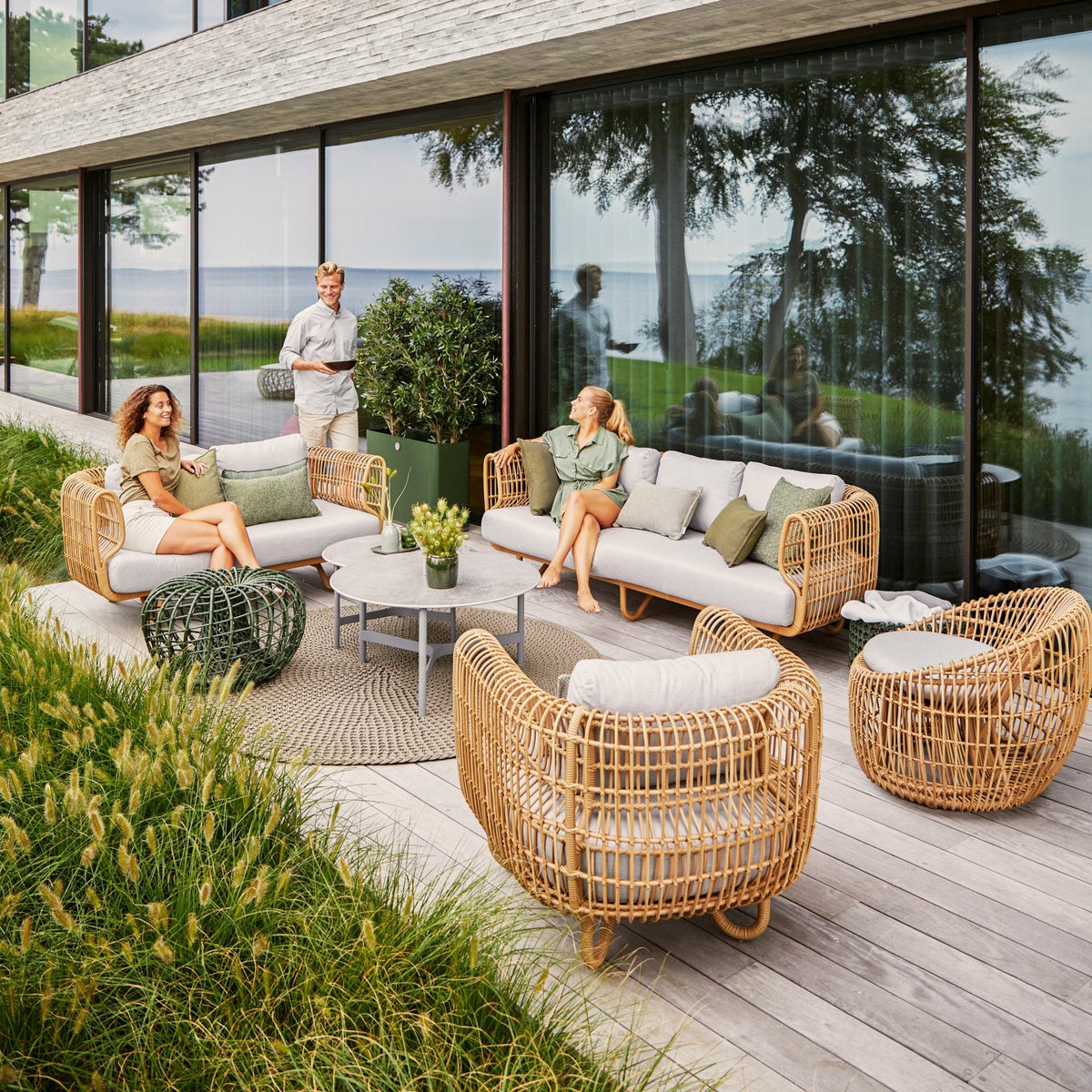 Fauteuil rond cadre naturel Nest - Cane-Line - The Cool Republic