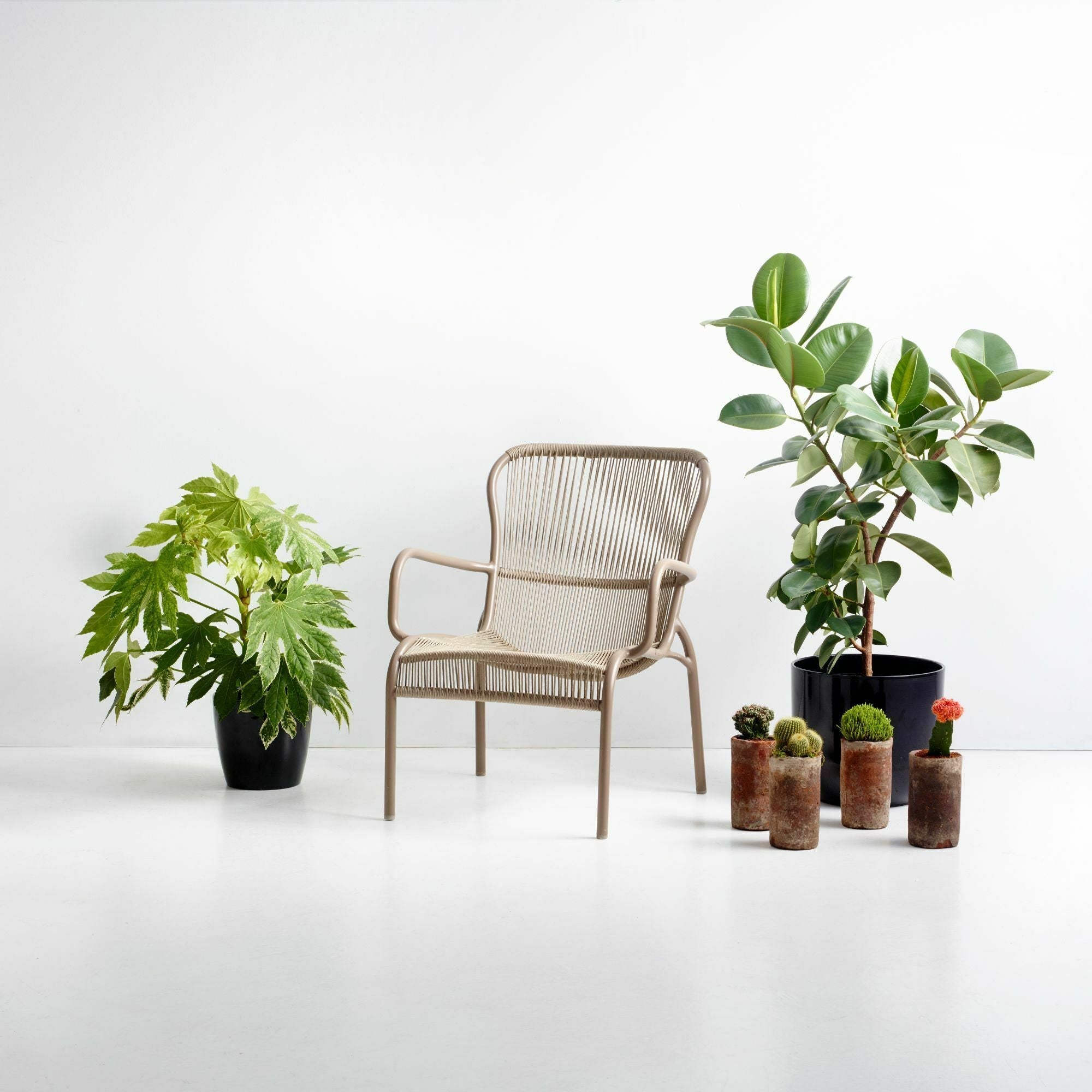 Fauteuil taupe Loop - Vincent Sheppard - The Cool Republic