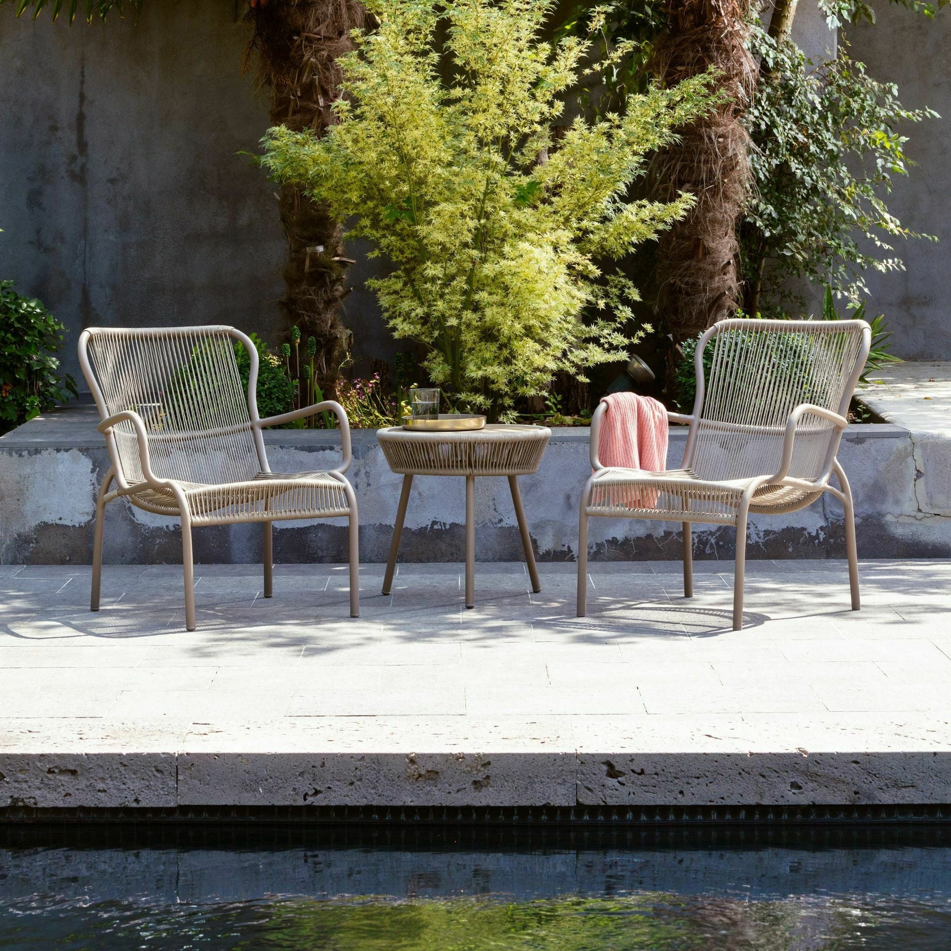 Fauteuil taupe Loop - Vincent Sheppard - The Cool Republic