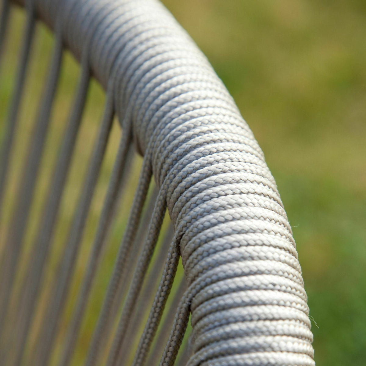 Fauteuil taupe Loop - Vincent Sheppard - The Cool Republic