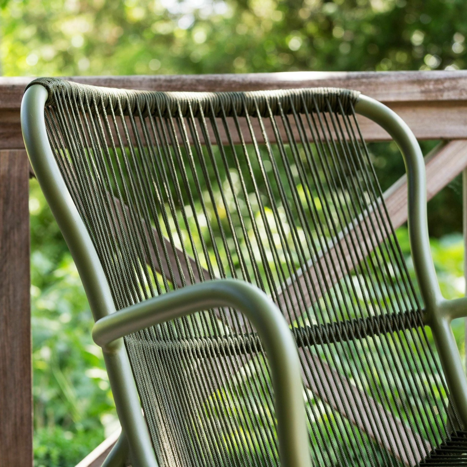 Fauteuil vert mousse Loop - Vincent Sheppard - The Cool Republic
