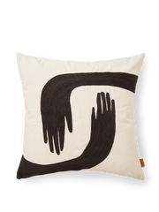 Quadratisches Kissen aus Bio-Baumwolle beige und Stickerei braun Kaffee 50x50cm Pose - Ferm Living