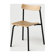 Chaise en chêne naturel et cadre noir graphite Etude - TIPTOE