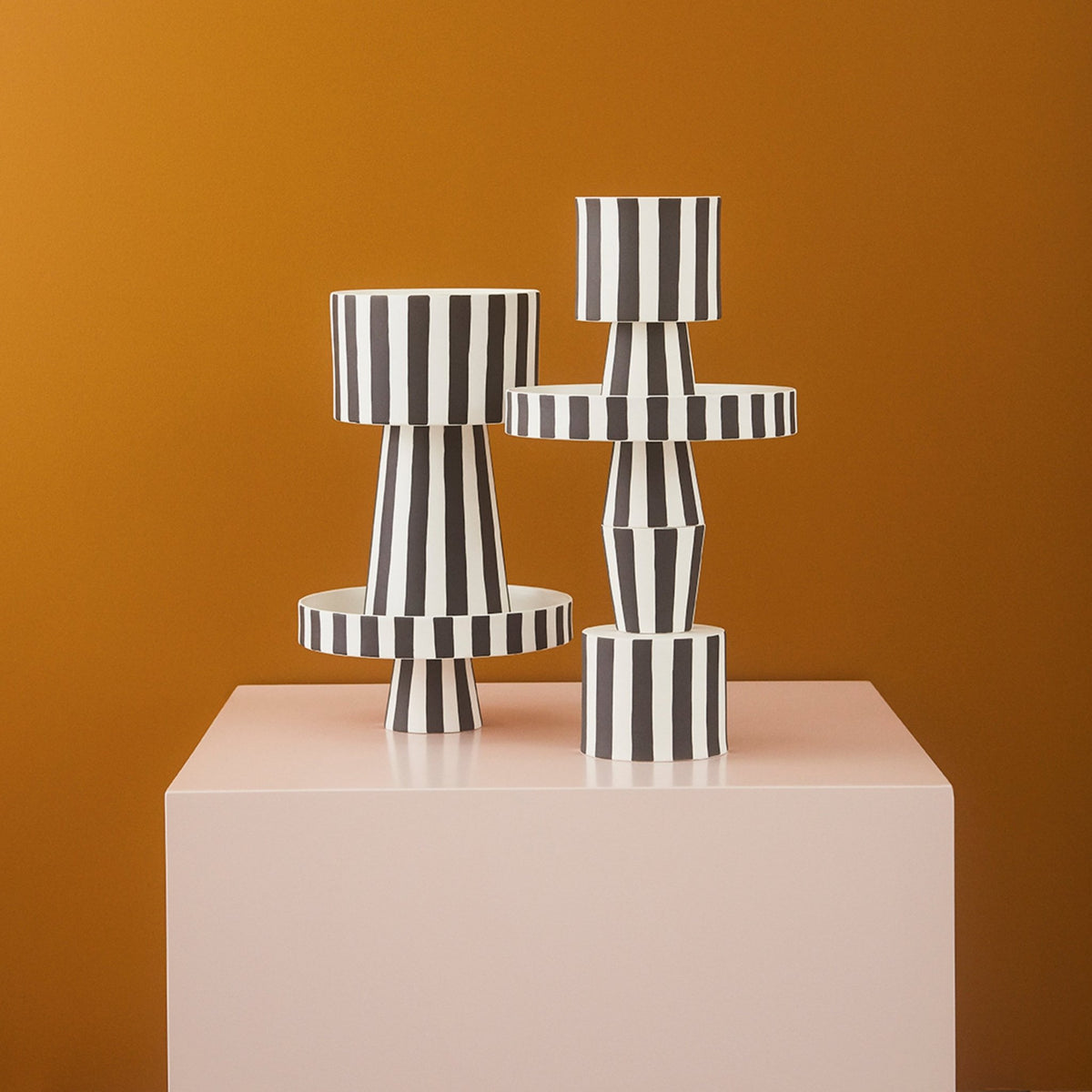 Grand vase à rayures noires Toppu - OYOY - The Cool Republic