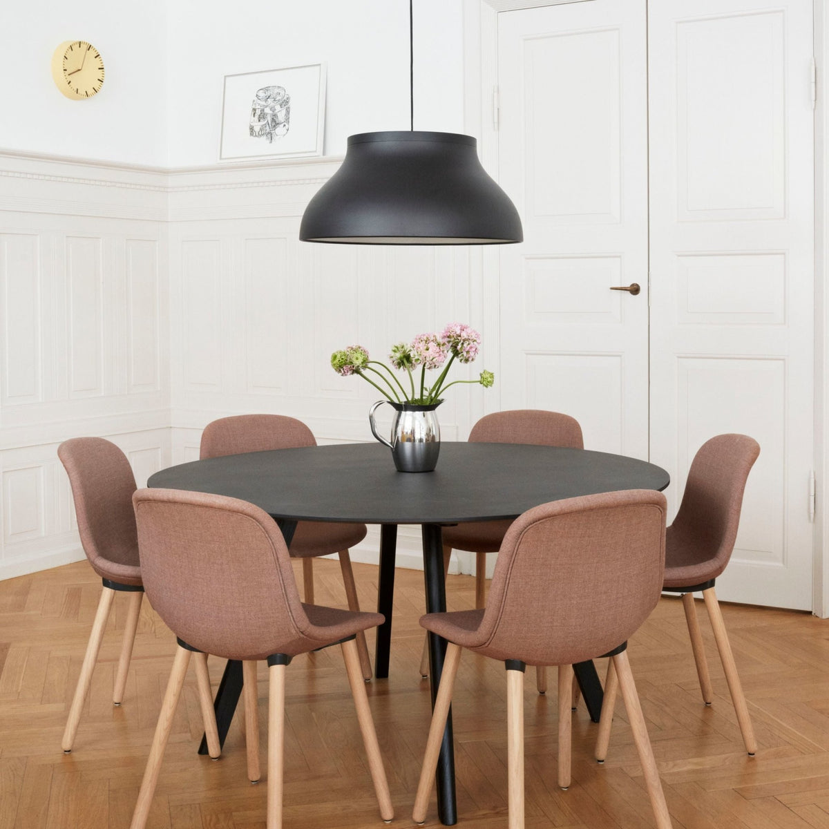 Grande suspension en métal noir PC - HAY - The Cool Republic