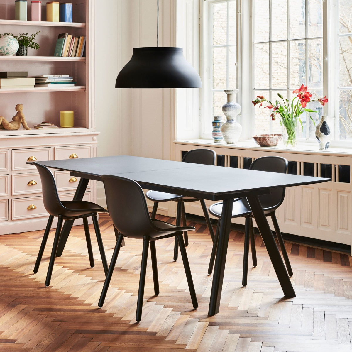 Grande suspension en métal noir PC - HAY - The Cool Republic