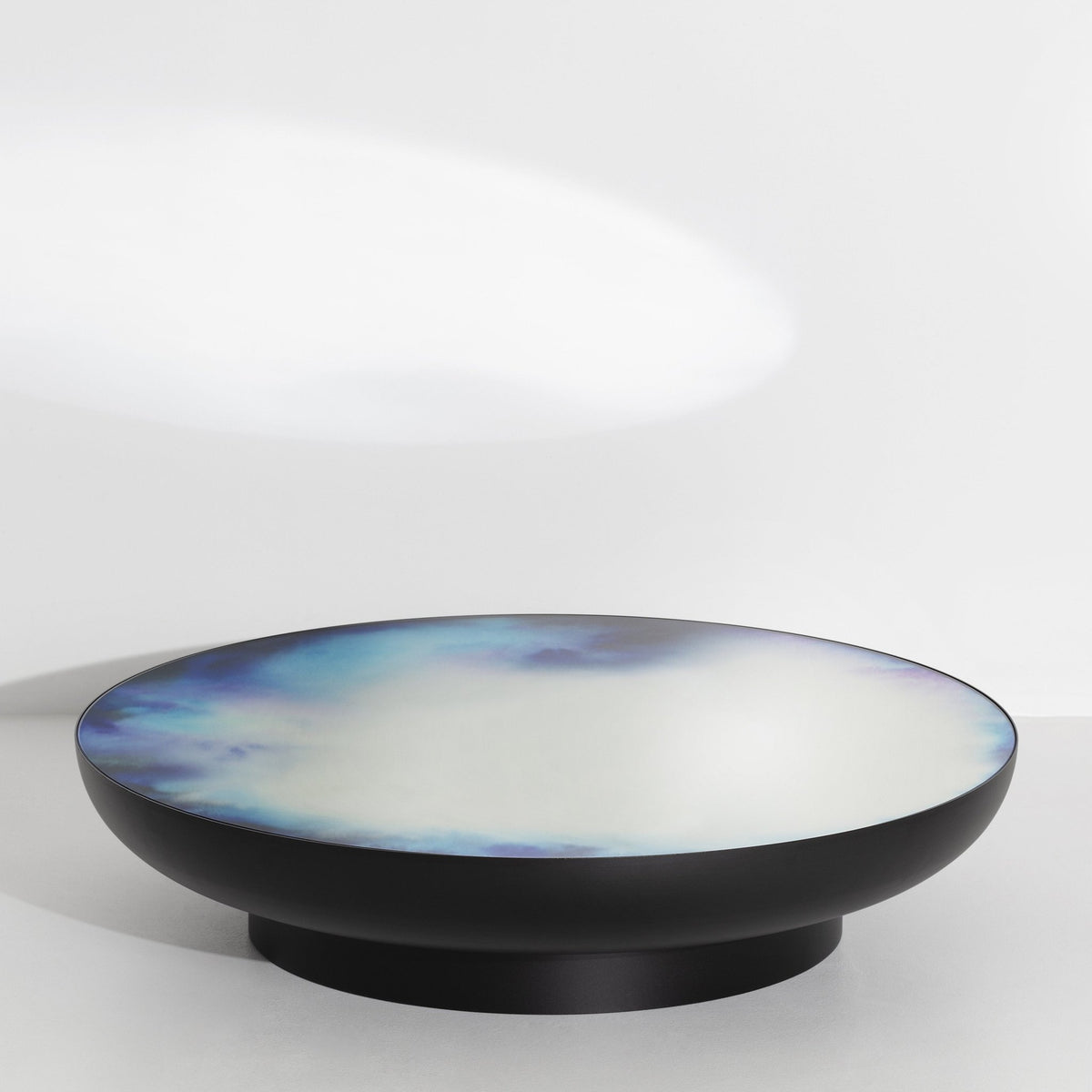 Grande table basse bleu-violet 110 cm Francis - Petite Friture - The Cool Republic