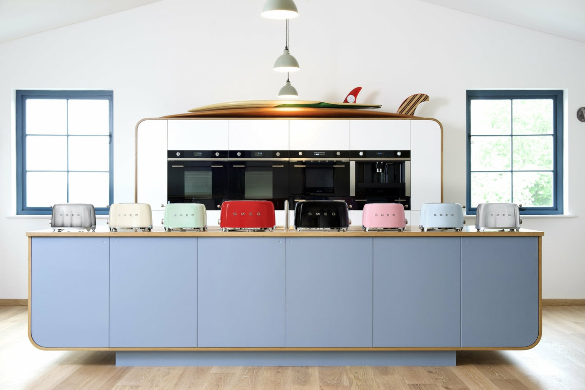 Grille-pain 2 grandes fentes noir Années 50 - Smeg - The Cool Republic