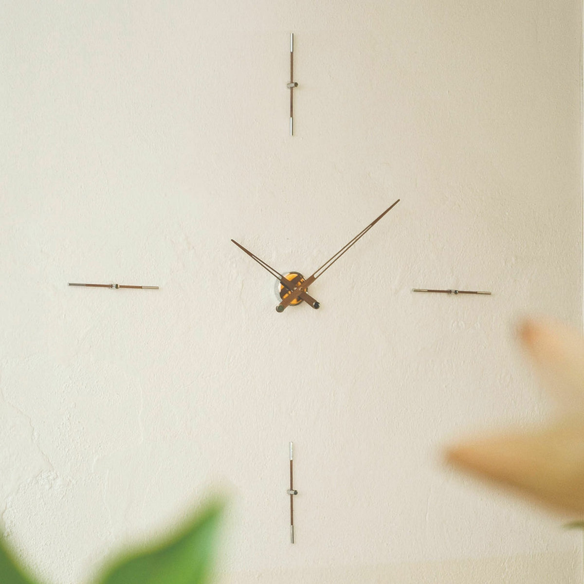 Horloge murale argentée 4 signaux horaires 155 cm Merlín N - Nomon - The Cool Republic