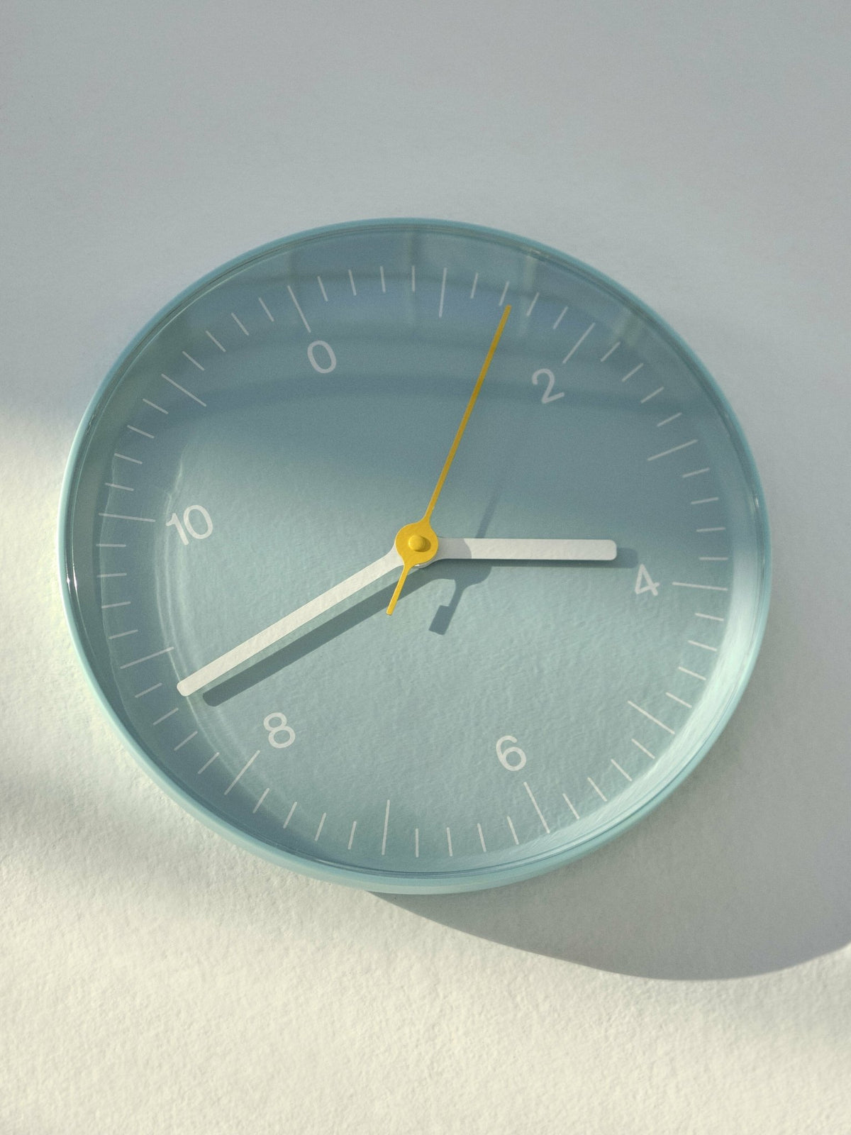 Horloge murale bleu 26 cm - HAY - The Cool Republic