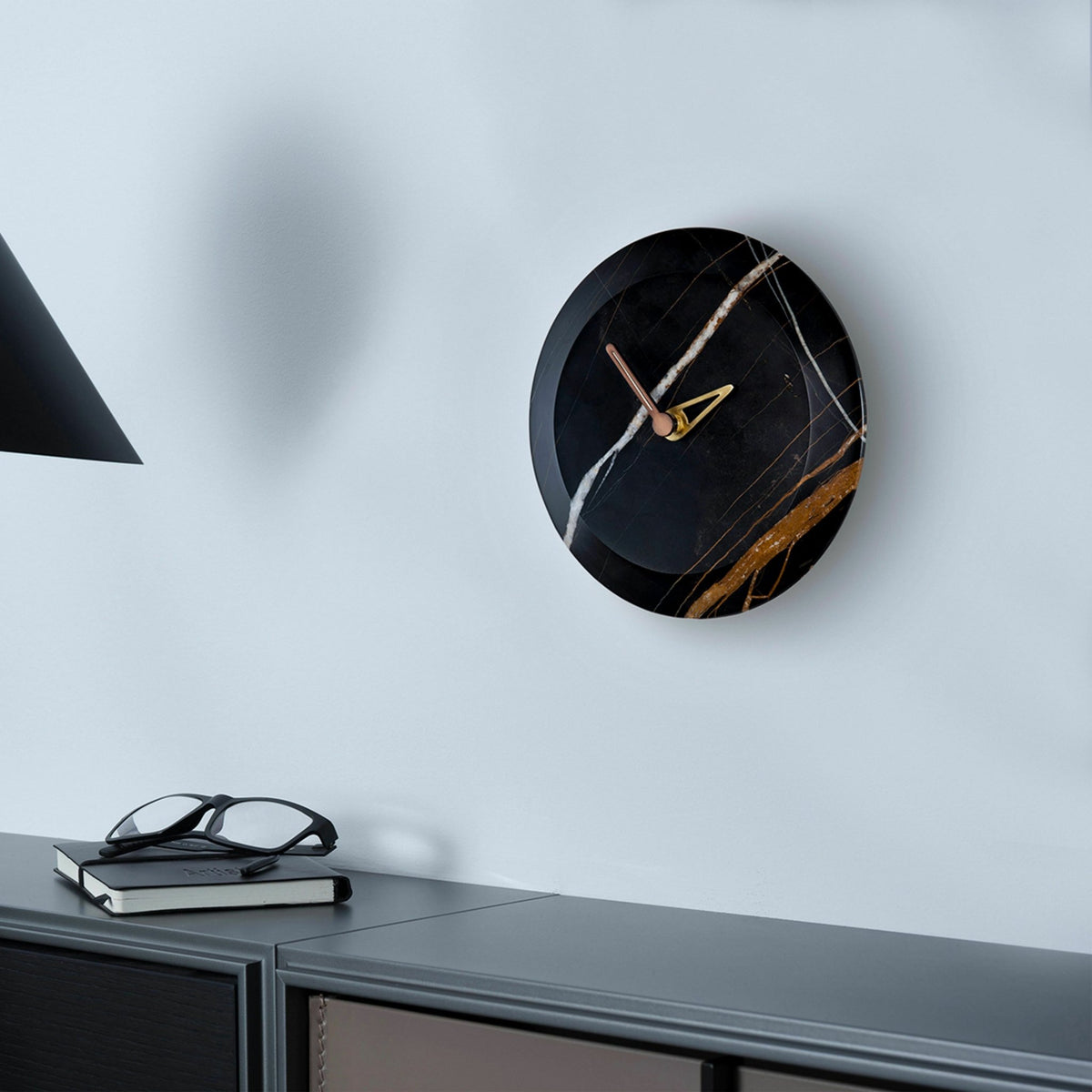 Horloge murale en marbre Sahara S Bari - Nomon - The Cool Republic