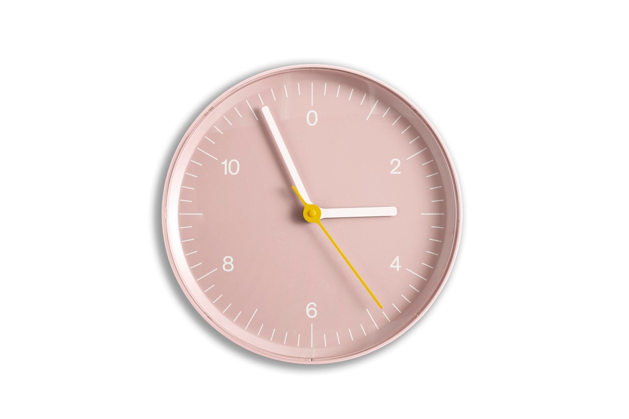 Horloge murale en métal rose 26,5cm - HAY - The Cool Republic