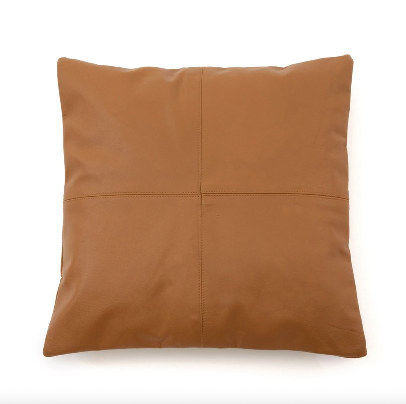 Housse de coussin à 4 panneaux en cuir 40 x 40 cm camel - Bazar Bizar - The Cool Republic