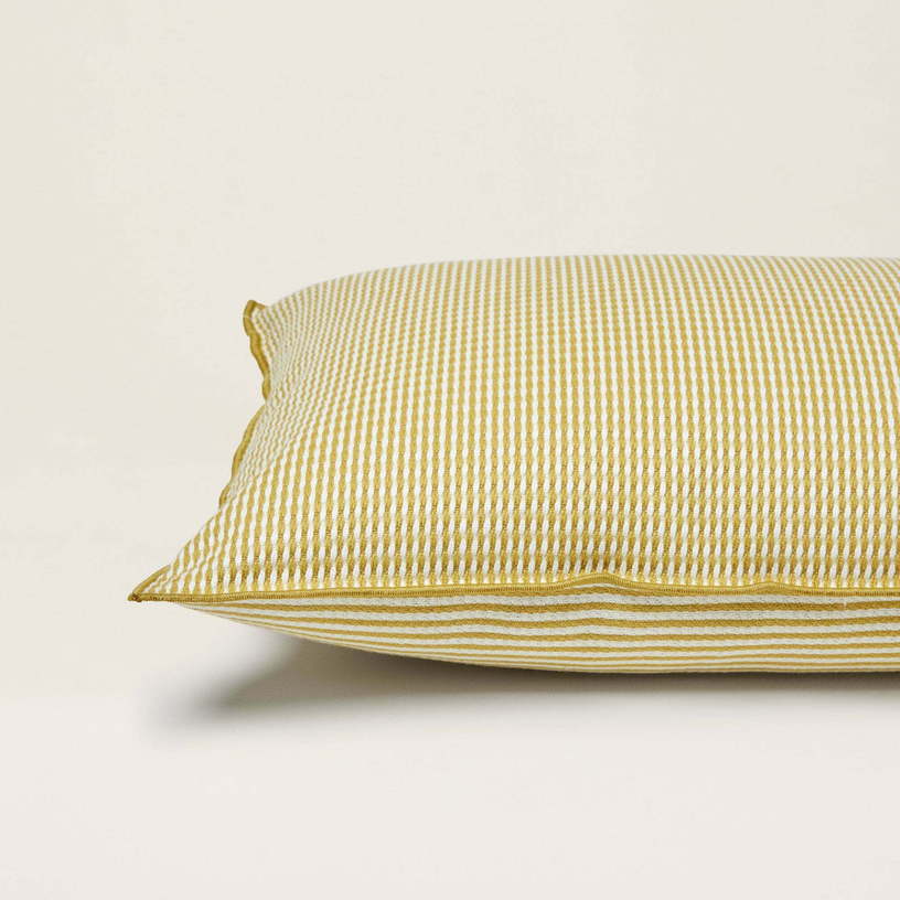 Housse De Coussin Donnie Beige Naturel Et Jaune Ocre - Madura - The Cool Republic
