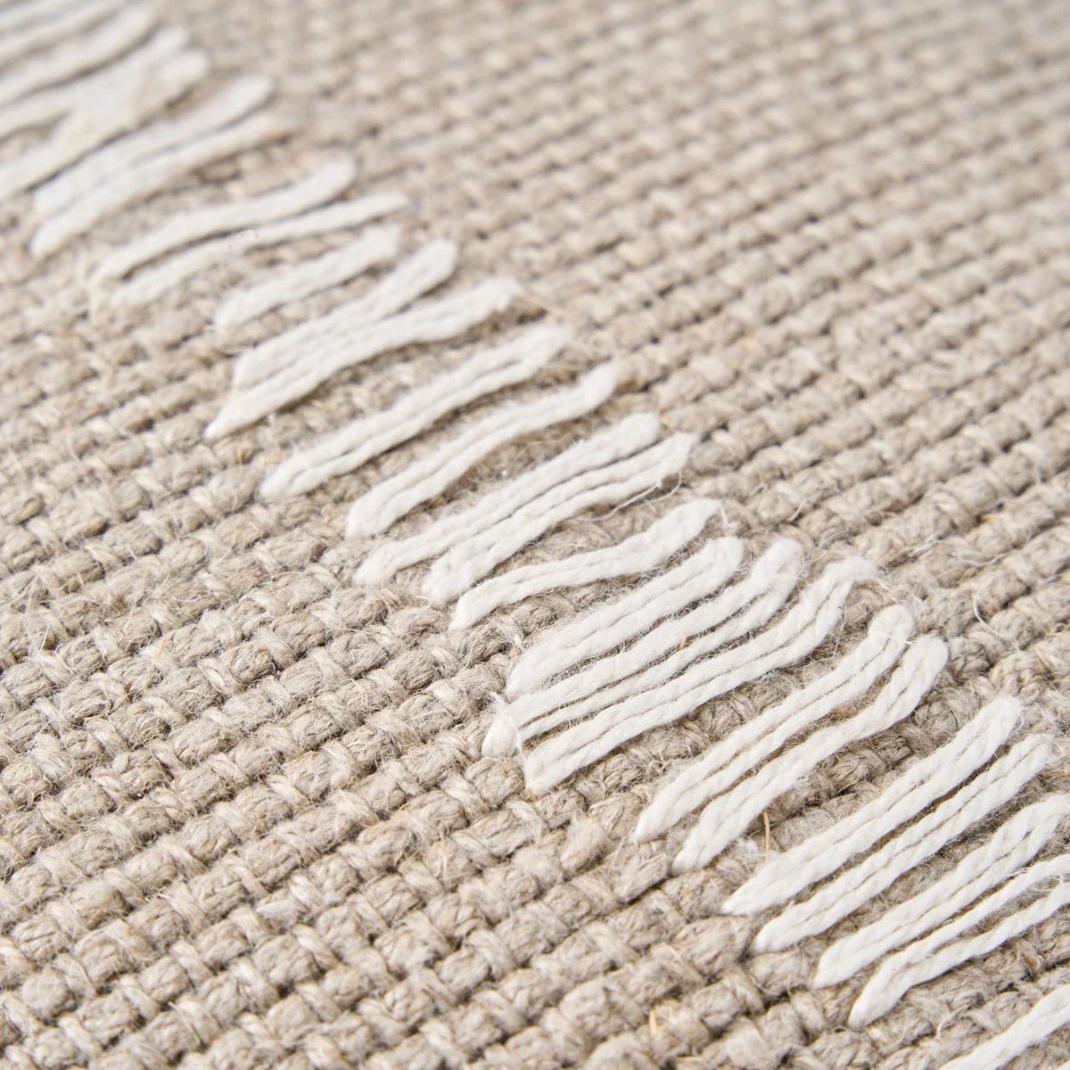 Housse de coussin en lin 50x50cm Stitch - Bazar Bizar - The Cool Republic