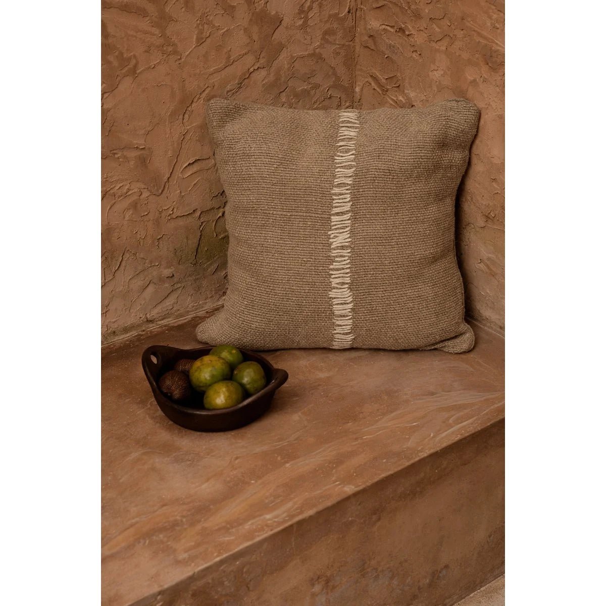 Housse de coussin en lin 50x50cm Stitch - Bazar Bizar - The Cool Republic