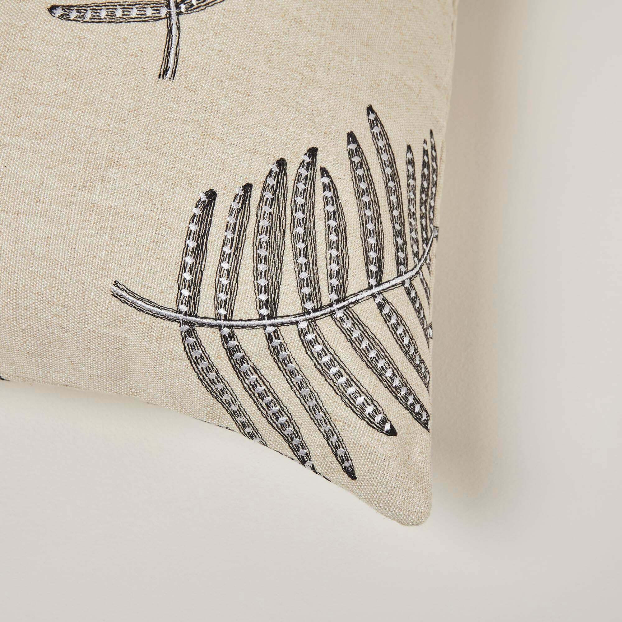 Housse De Coussin Filico Beige Et Noir - Madura - The Cool Republic