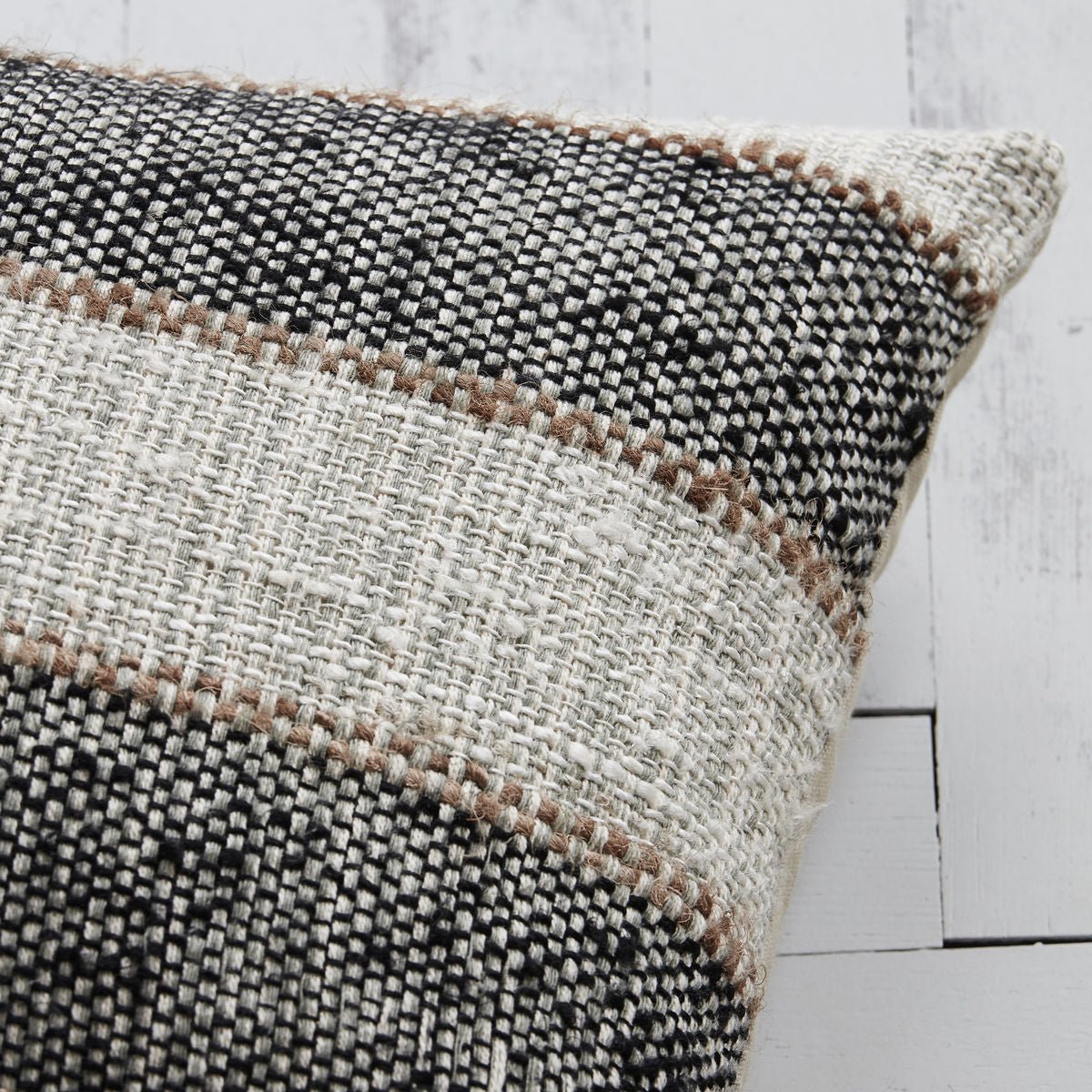 Housse de coussin gris Linn - House Doctor - The Cool Republic