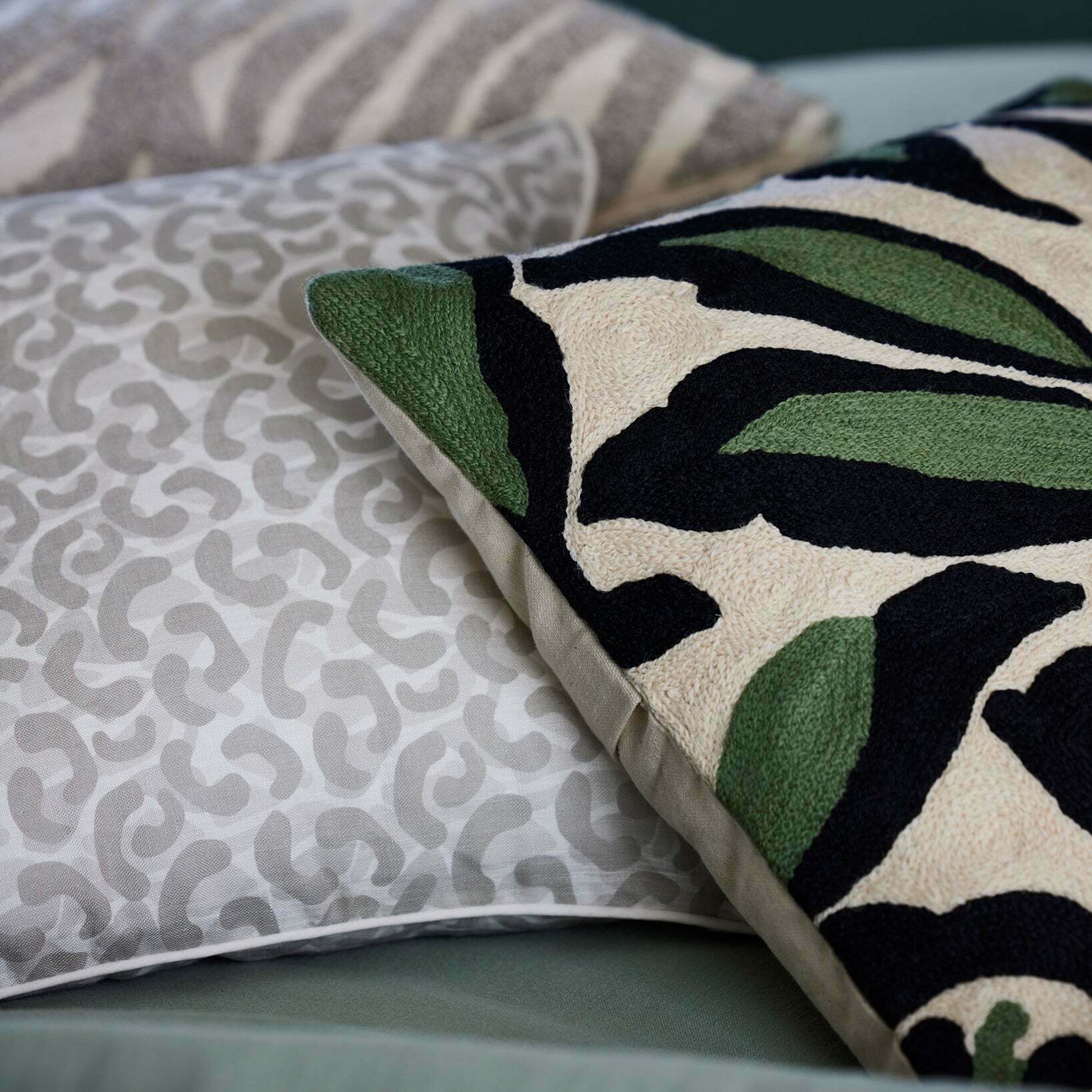 Housse De Coussin Leo Naturel Et Gris - Madura - The Cool Republic