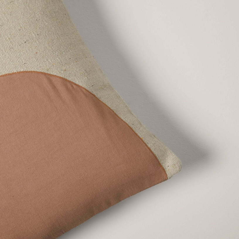 Housse De Coussin Lunar Naturel Et Terracotta - Madura - The Cool Republic