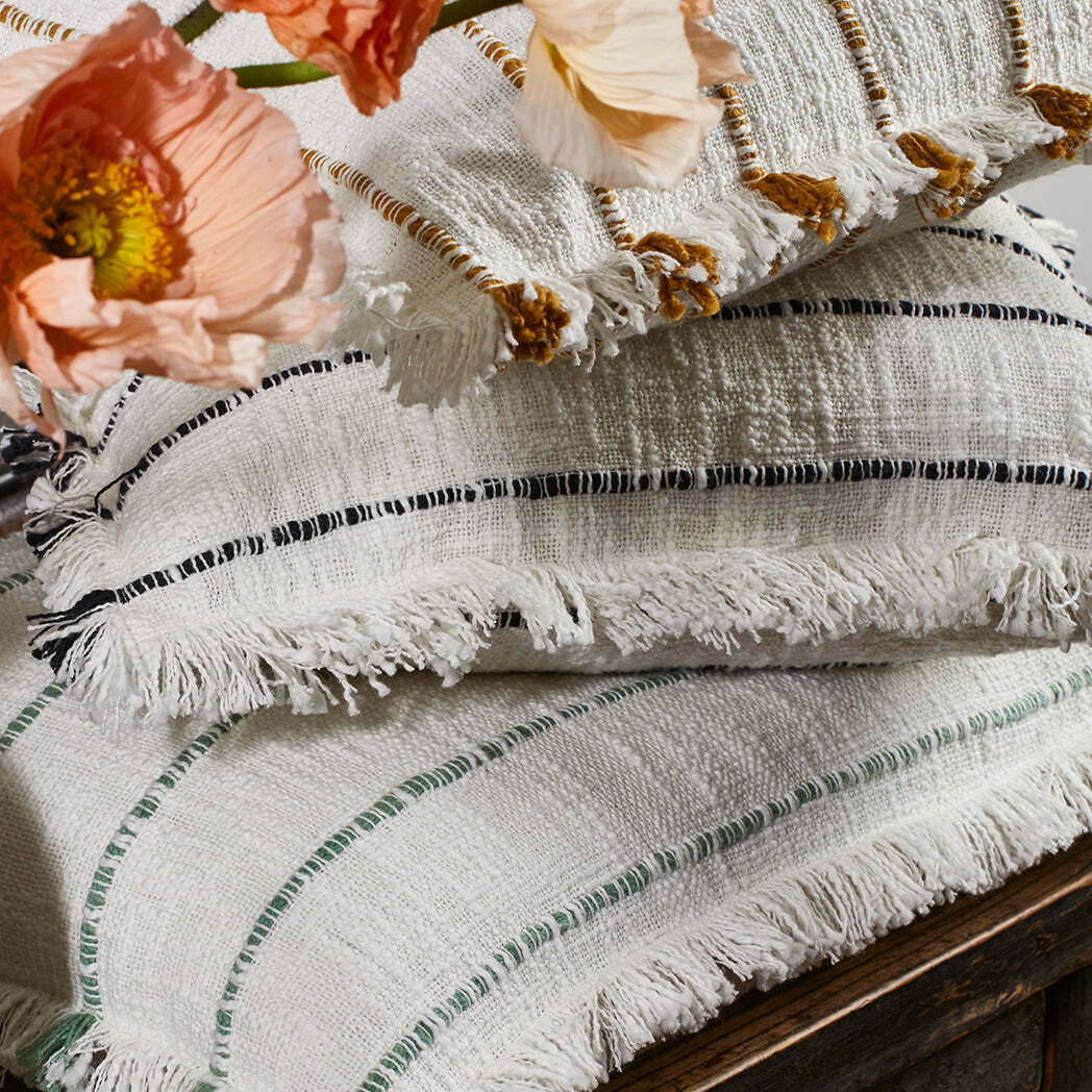 Housse De Coussin Taha Blanc Cassé Et Vert - Madura - The Cool Republic