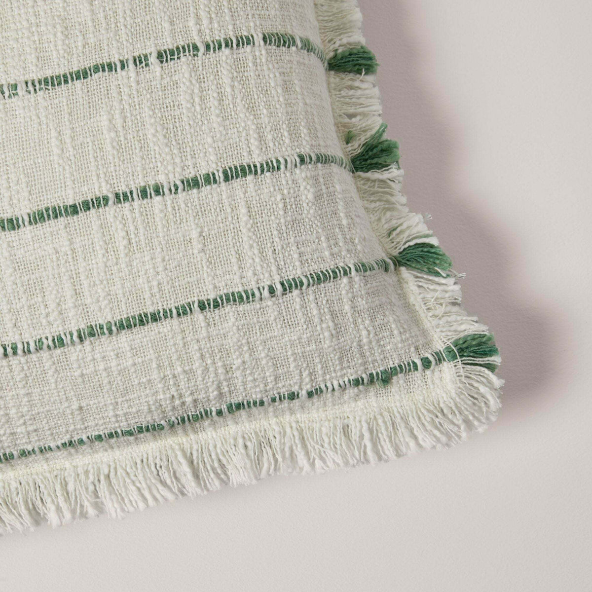 Housse De Coussin Taha Blanc Cassé Et Vert - Madura - The Cool Republic