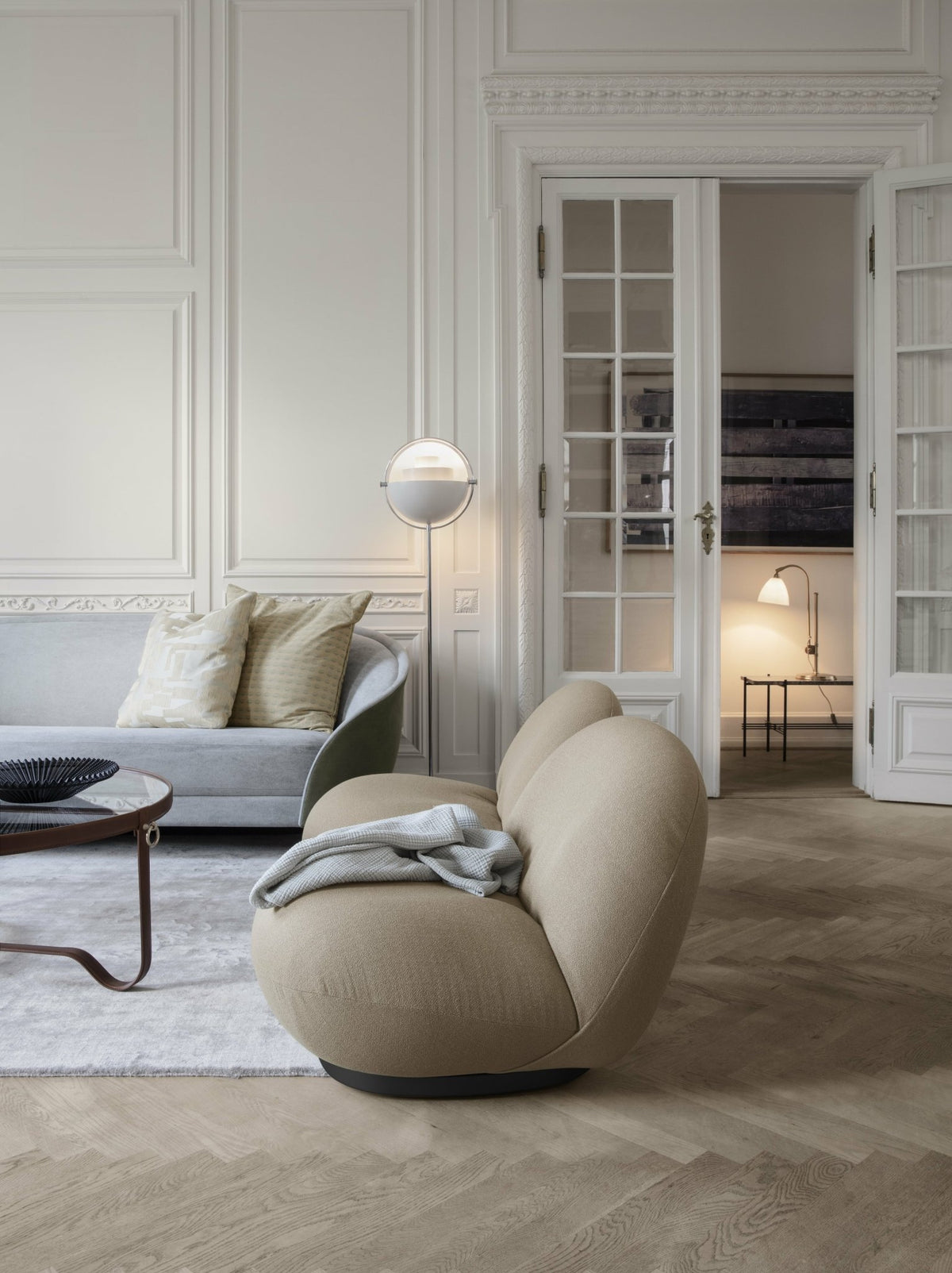 Lampadaire blanc base argenté Multi-Lite - Gubi - The Cool Republic