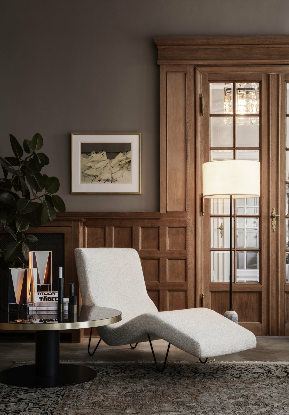 White floor lamp base in white marbre Gravity - Gubi - The Cool Republic